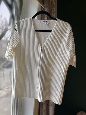 DKNY Cream Ribbed Short-Sleeve Zip Front Top